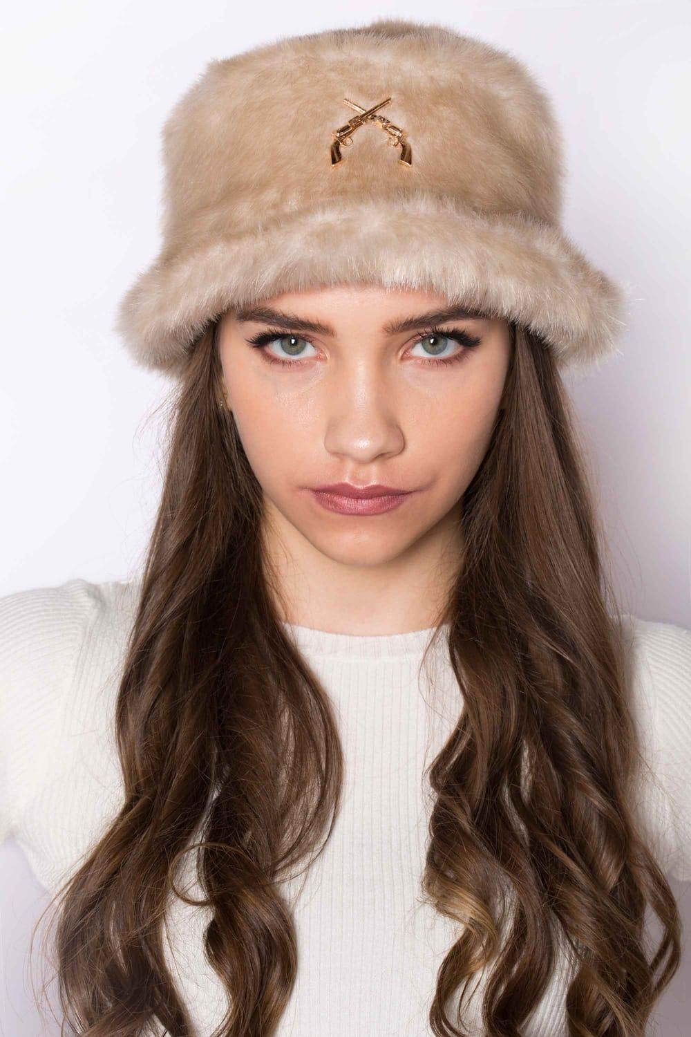 Wayt-Dallas Metal Aksesuarlı Bej Suni Kürk Şapka-Bucket Hat-3-Milagron.com