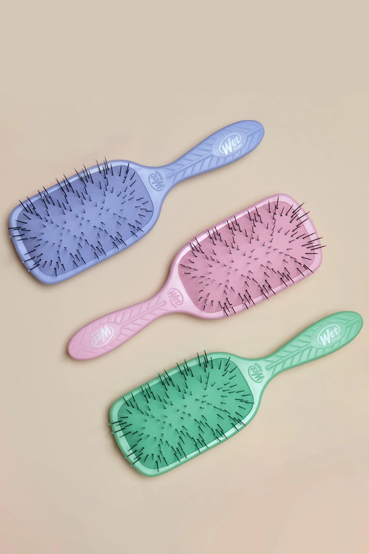 Wet Brush Go Green Paddle Detangler Kalın Telli Saçlar İçin Geniş Saç Fırçası Pembe