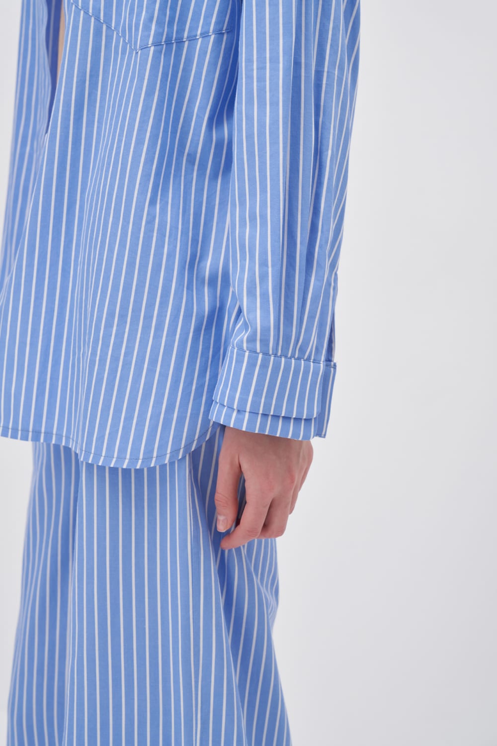 Wingcott-Çift Düğmeli V Yaka Gömlek-Gömlek-8-Milagron.com