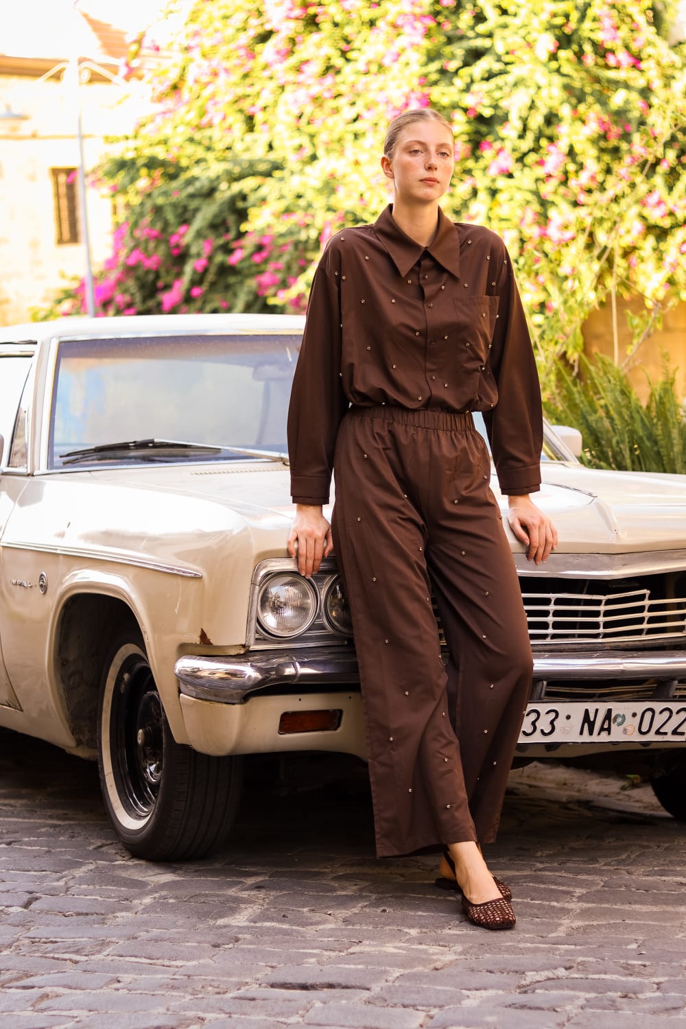 Wingcott-Taş İşlemeli Düz Kesim Acı Kahve Rahat Pantolon-Pantolon-1-Milagron.com