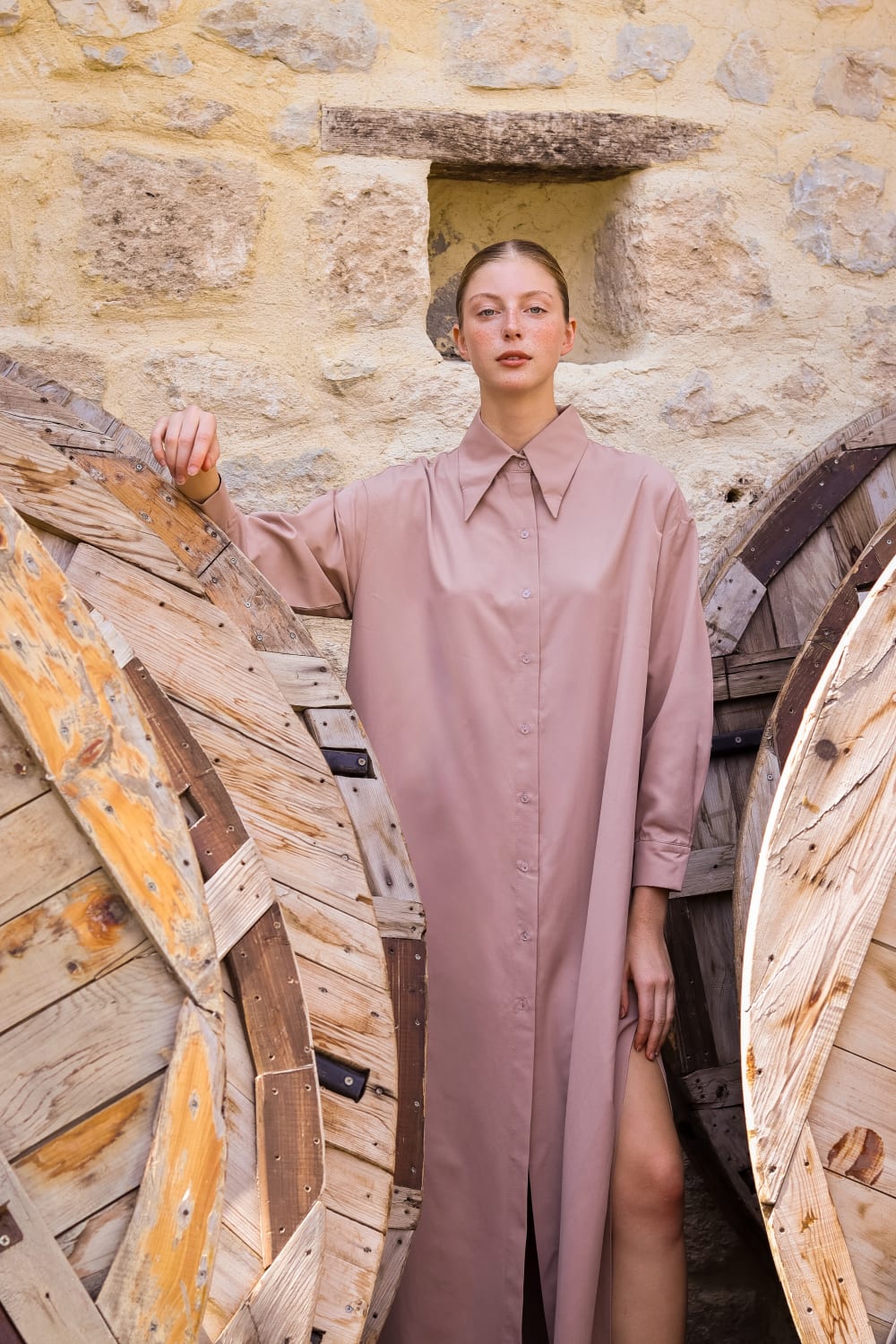 Wingcott-Yırtmaç Ve Düğme Detaylı Maxi Gömlek Elbise-Elbise-3-Milagron.com