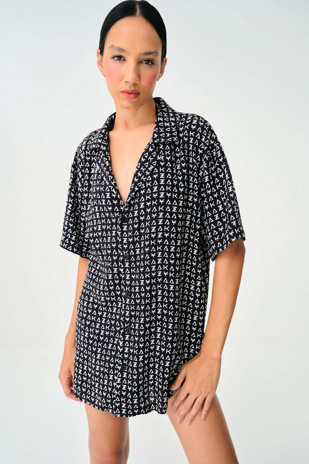 Yakaza Studio-Gömlek Monogram-Gömlek-1-Milagron.com