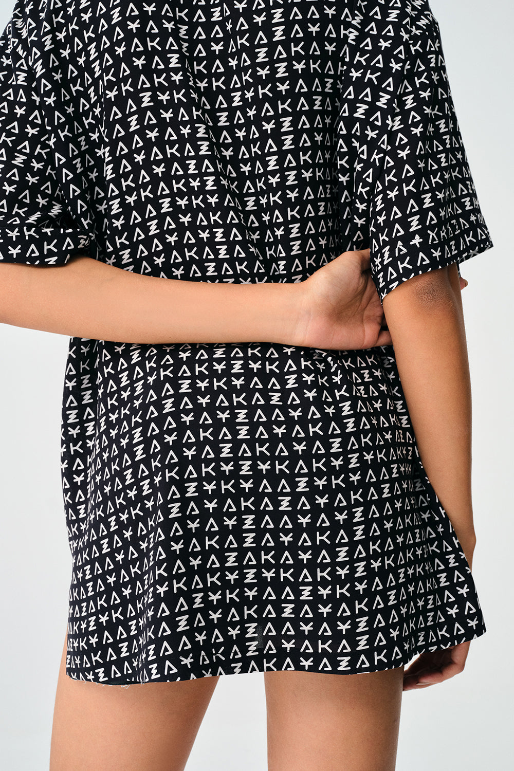 Yakaza Studio-Gömlek Monogram-Gömlek-5-Milagron.com