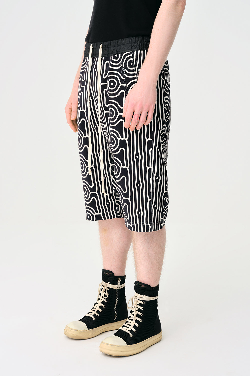 Yakaza Studio-Şort Maji-Şort-1-Milagron.com