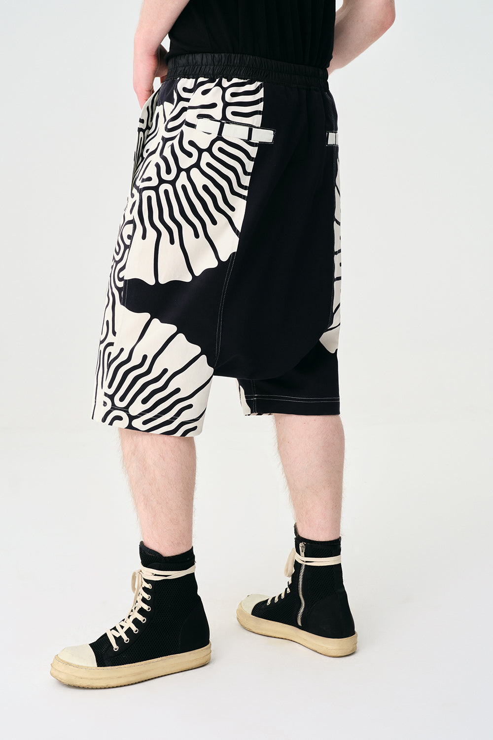 Yakaza Studio-Şort Seiwa-Şort-2-Milagron.com