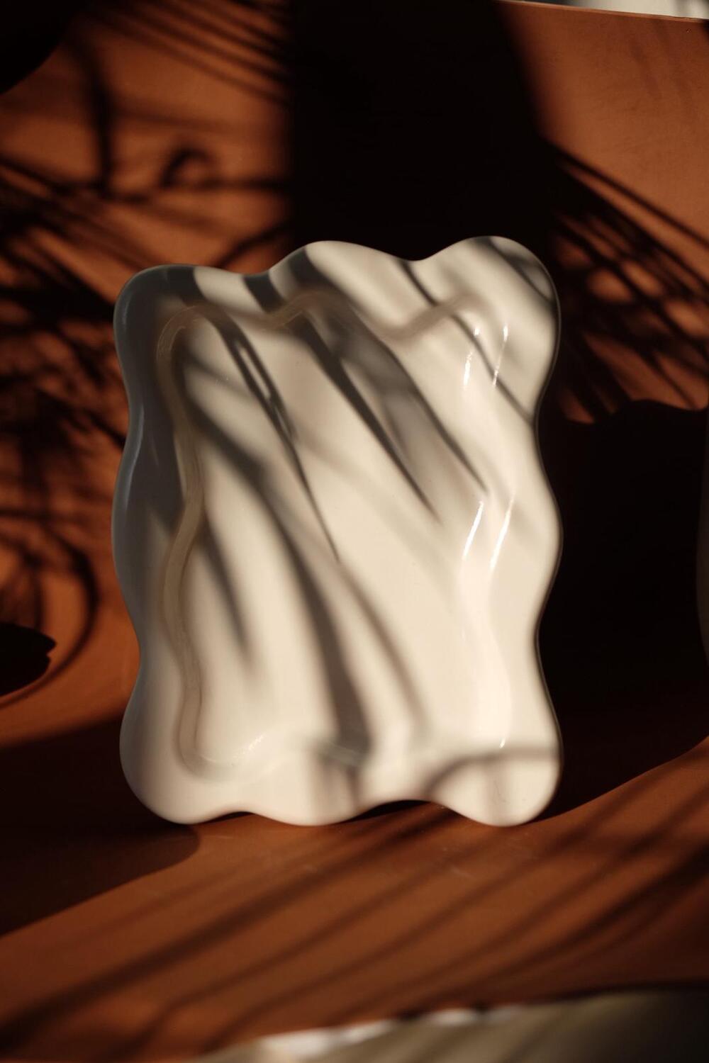 Yugatelier-Modern Beton Flow Tabak-Tabak & Kase-3-Milagron.com