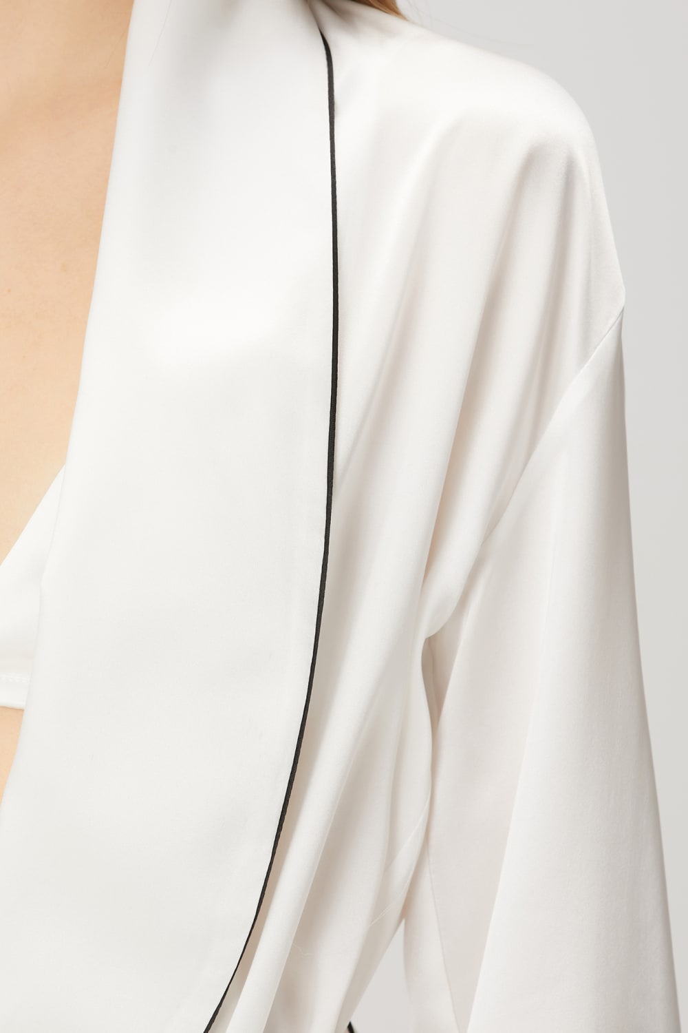 Zau-Beyaz İpek 3'lü Kadın Pijama Takımı-Pijama Takımı-4-Milagron.com