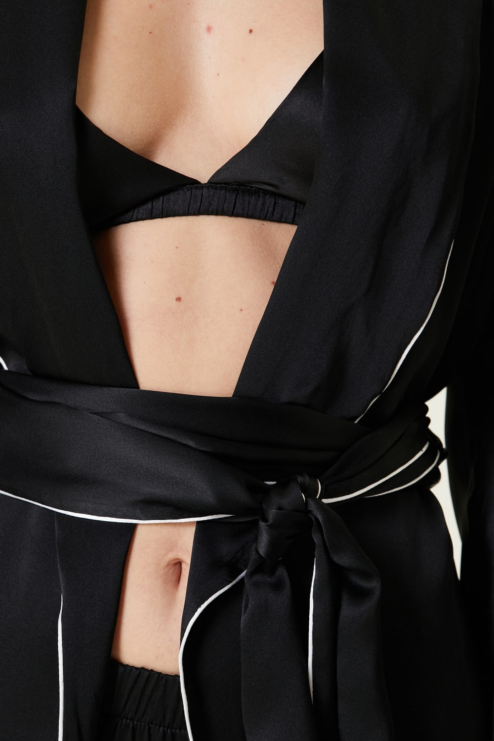 Zau-İpek Sabahlıklı 3'lü Siyah Kadın Pijama Set-Pijama Takımı-4-Milagron.com