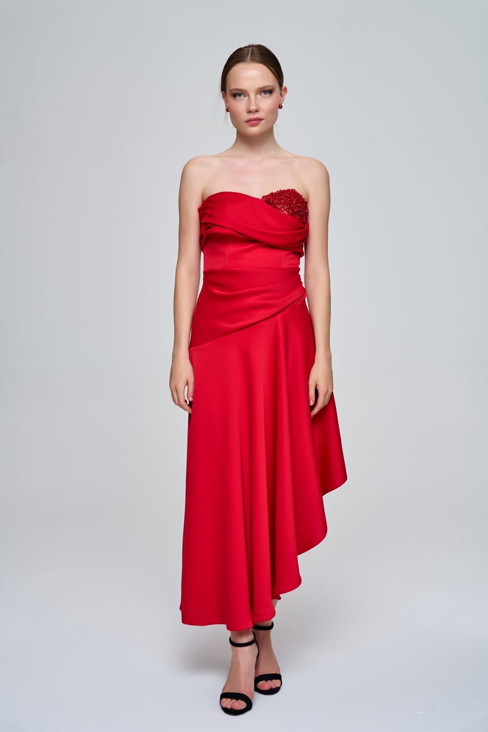 Zeynep Kaya-Asimetrik Kesim Kırmızı Drape Detay Elbise-Elbise-1-Milagron.com