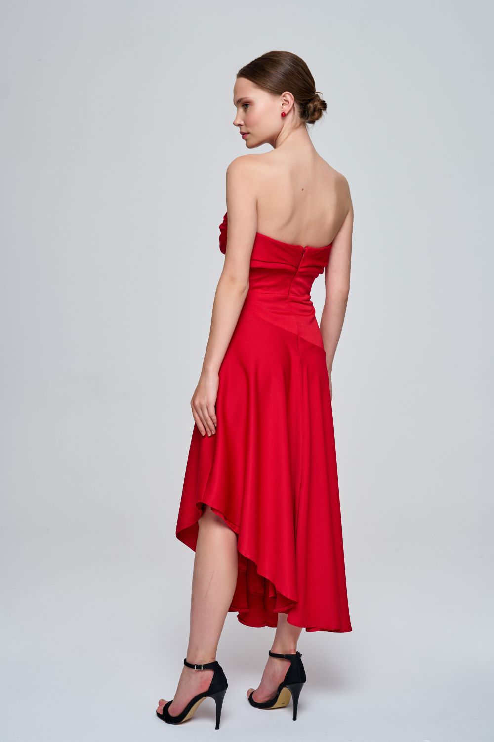 Zeynep Kaya-Asimetrik Kesim Kırmızı Drape Detay Elbise-Elbise-2-Milagron.com