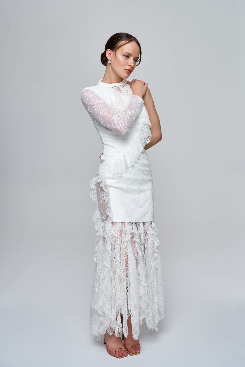 Zeynep Kaya-Asimetrik Volanlı Tek Kol Beyaz Dantel Elbise-Elbise-2-Milagron.com