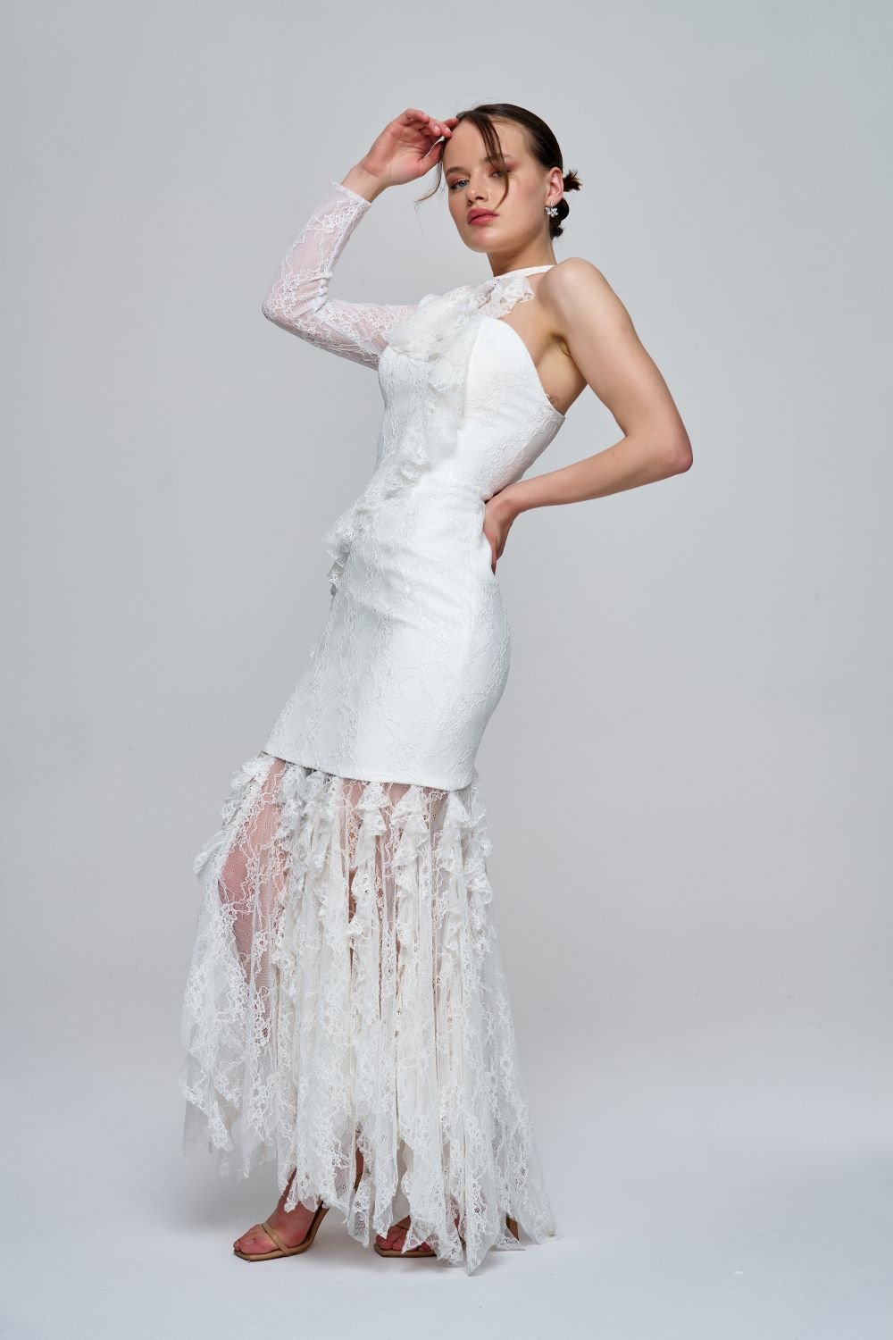 Zeynep Kaya-Asimetrik Volanlı Tek Kol Beyaz Dantel Elbise-Elbise-5-Milagron.com