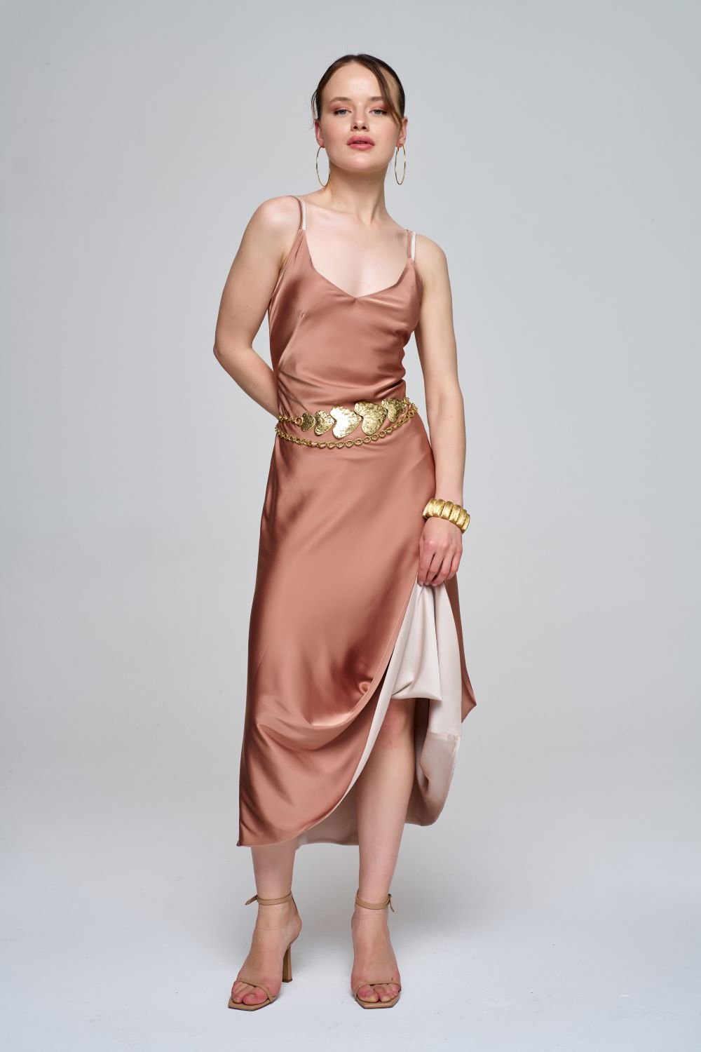 Zeynep Kaya-Çift Taraflı Gold/cappuccino Rengi Saten Elbise-Elbise-1-Milagron.com