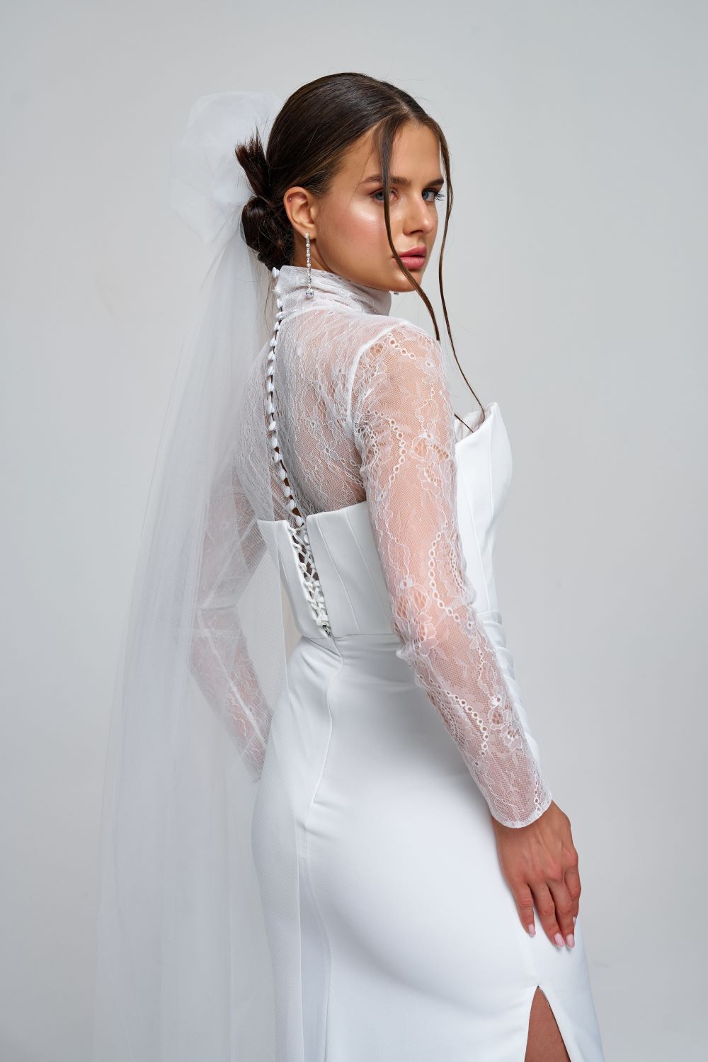 Zeynep Kaya-Fransız Dantel Yırtmaçlı Drapeli Elbise-Elbise-4-Milagron.com