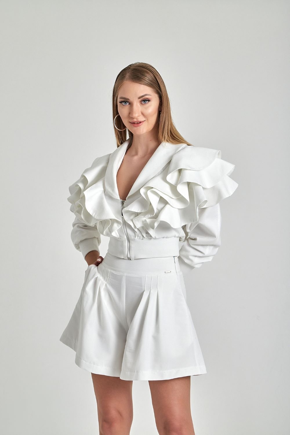 Zeynep Kaya-Geniş Paçalı Ribana Detay Beyaz Şort-Şort-2-Milagron.com