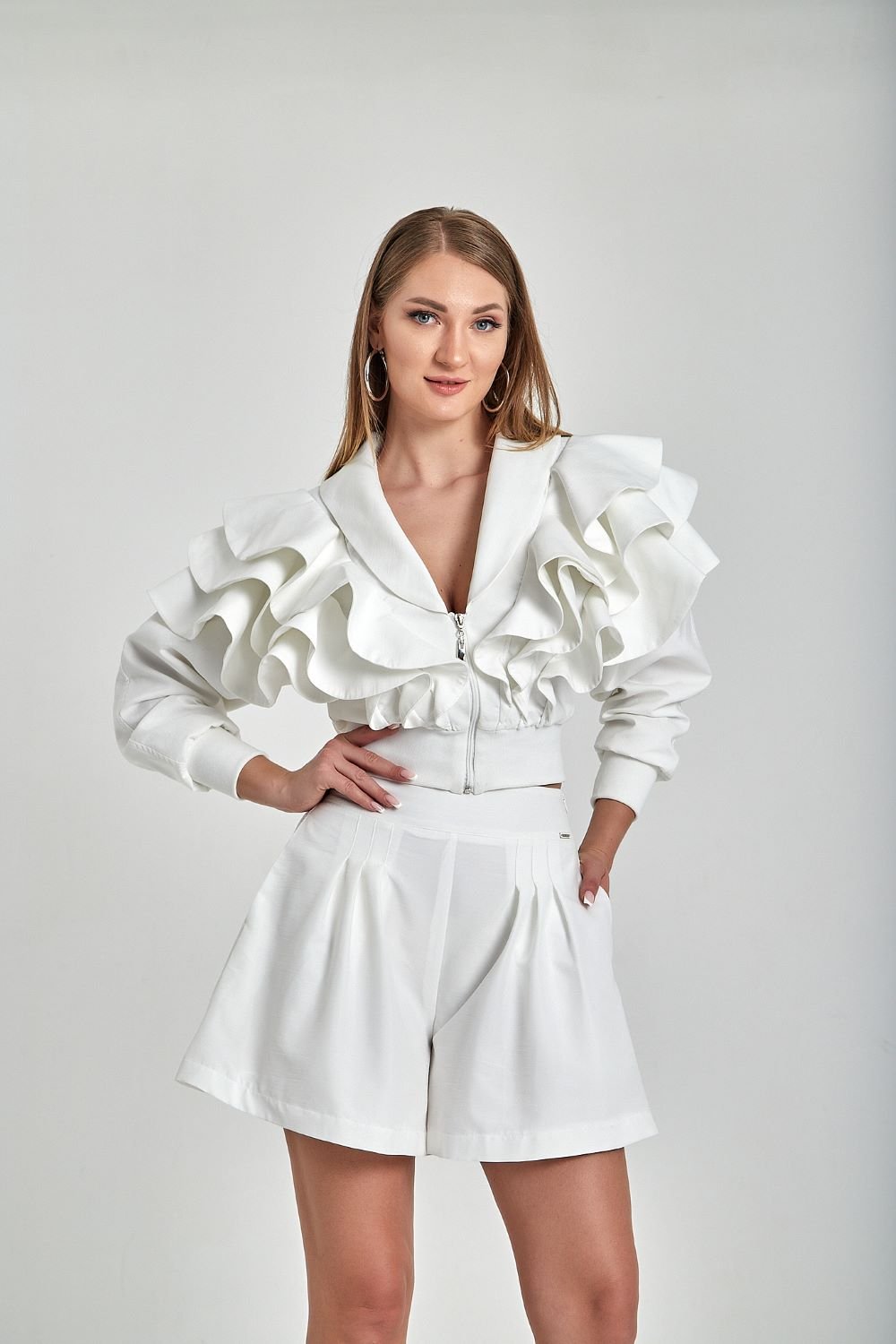 Zeynep Kaya-Geniş Paçalı Ribana Detay Beyaz Şort-Şort-4-Milagron.com