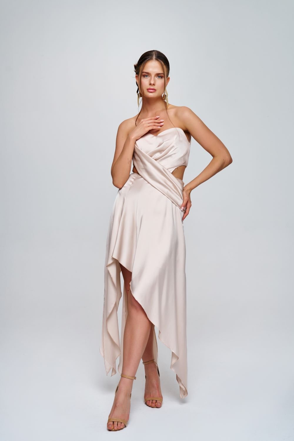 Zeynep Kaya-Kalp Yaka Bej Asimetrik İpeksi Mat Saten Elbise-Elbise-3-Milagron.com