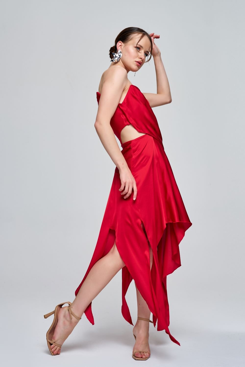 Zeynep Kaya-Kalp Yaka Kırmızı Asimetrik İpeksi Mat Saten Elbise-Elbise-3-Milagron.com