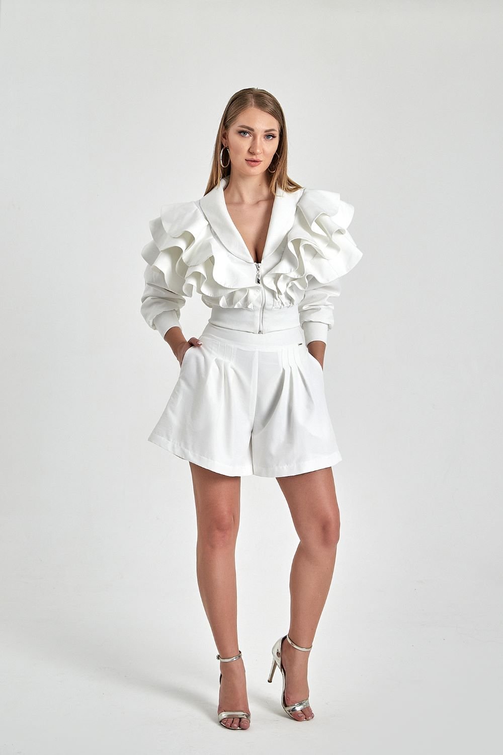 Zeynep Kaya-Kısa Volanlı Beyaz Ceket-Ceket-3-Milagron.com