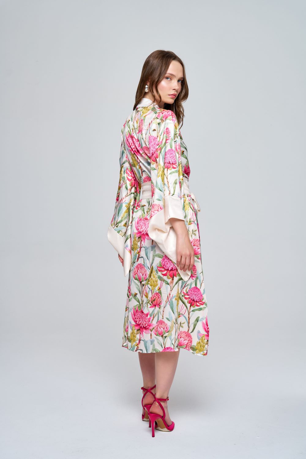 Zeynep Kaya-Saten Çiçek Desenli Kimono-Kimono-2-Milagron.com