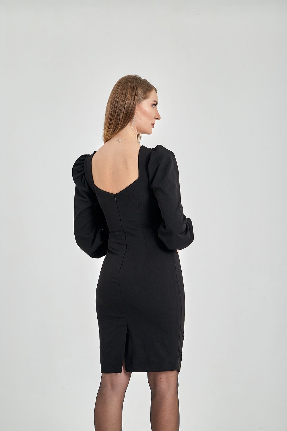 Zeynep Kaya-Siyah Midi Boy Vücuda Oturan Krep Elbise-Elbise-2-Milagron.com