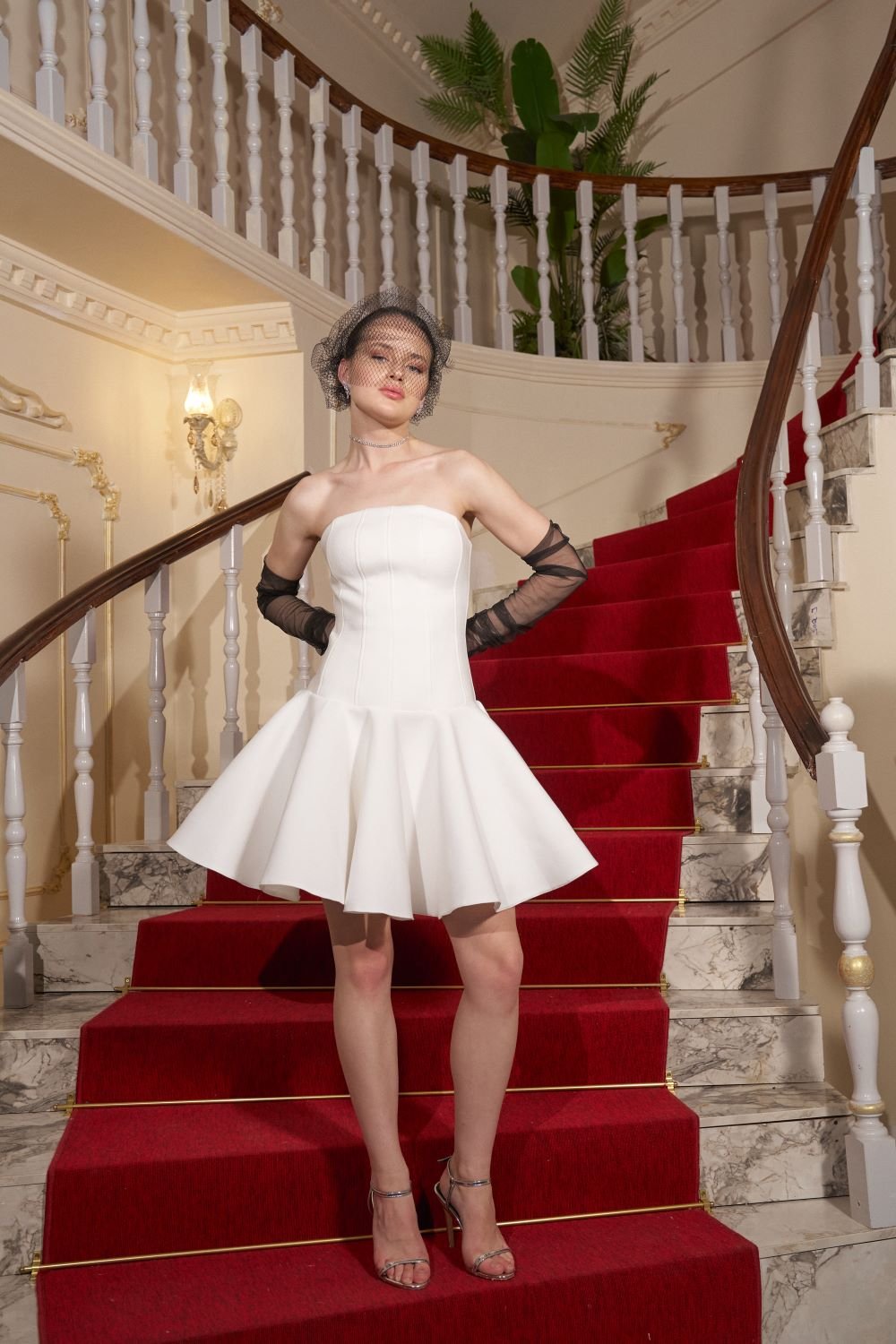 Zeynep Kaya-Straplez Kloş Mini Beyaz Elbise-Elbise-4-Milagron.com