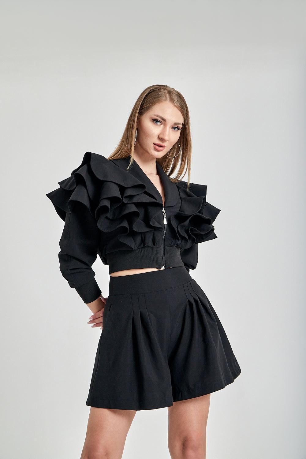 Zeynep Kaya-Volanlı Siyah Ceket-Ceket-1-Milagron.com