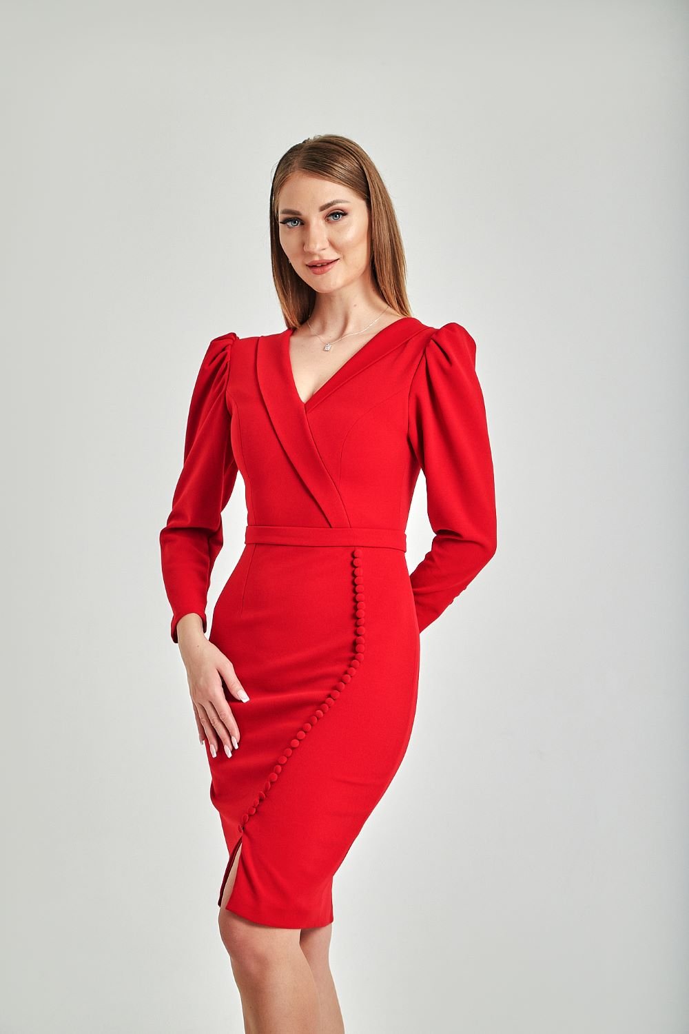 Zeynep Kaya-Vücuda Oturan Midi Çok Düğmeli Kırmızı Elbise-Elbise-1-Milagron.com