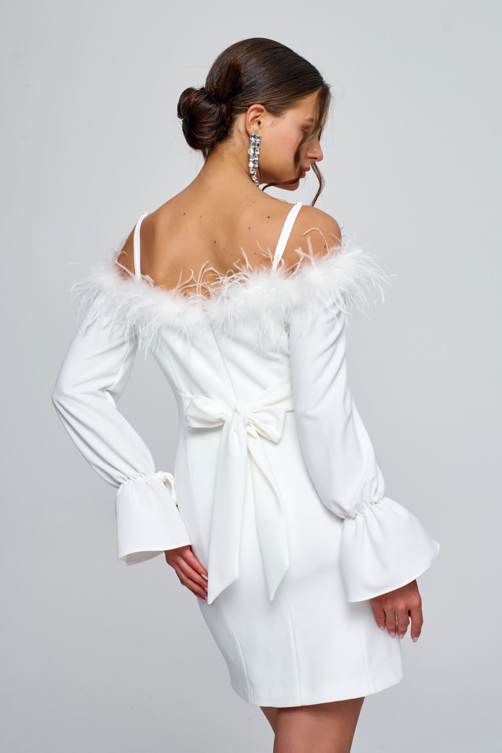 Zeynep Kaya-Yakası Tüylü Askılı Elbise-Elbise-3-Milagron.com