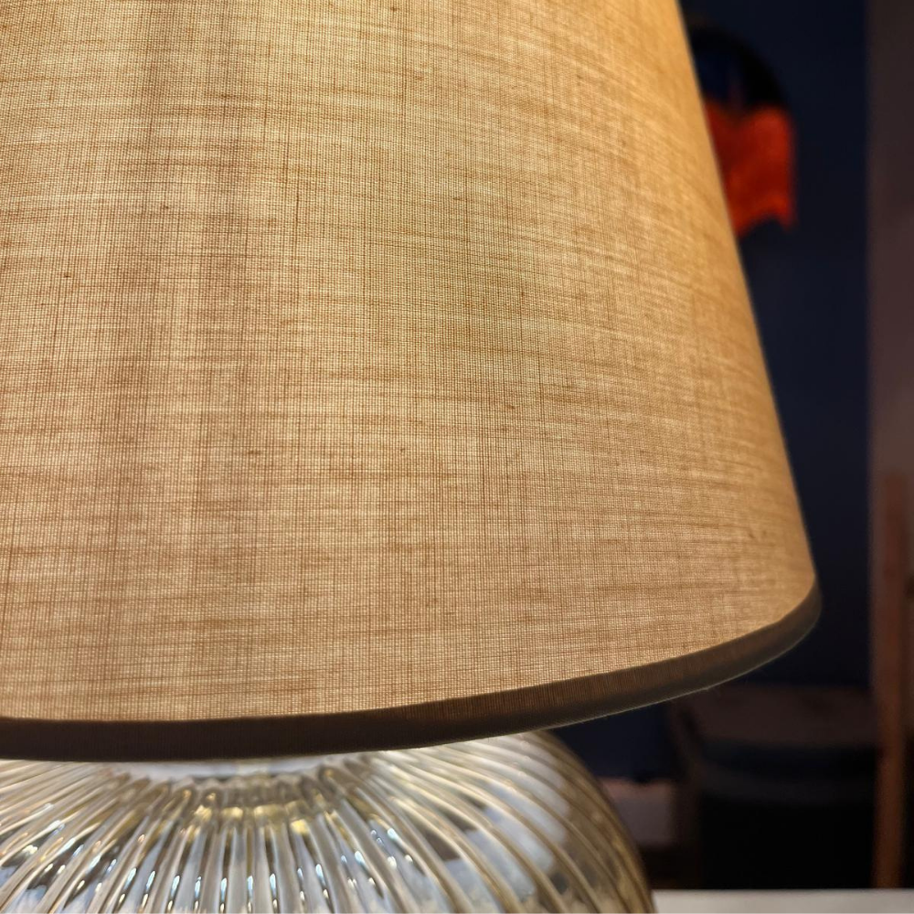 Amber Üfleme Cam Gövdeli Şık Abajur