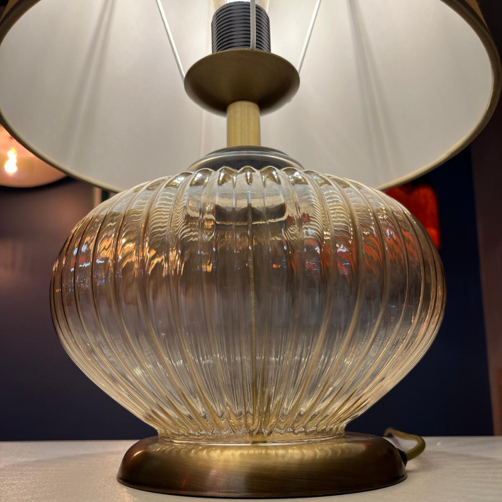 Amber Üfleme Cam Gövdeli Şık Abajur