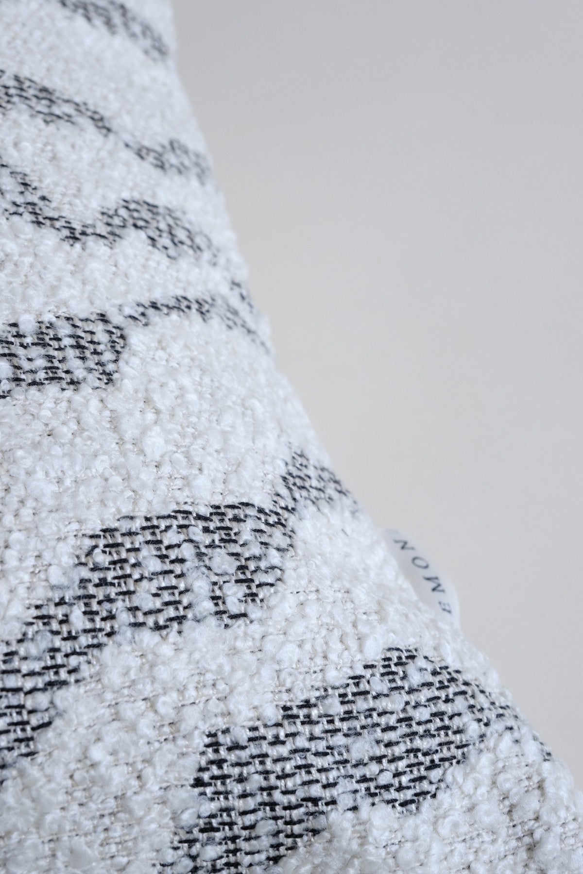 Elin Kuş Tüyü Dolgulu Kırlent (Dolgu Dahil)