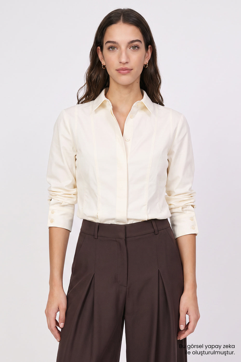 Bele Oturan Pileli Uzun Kollu Slim Fit Ekru Gömlek