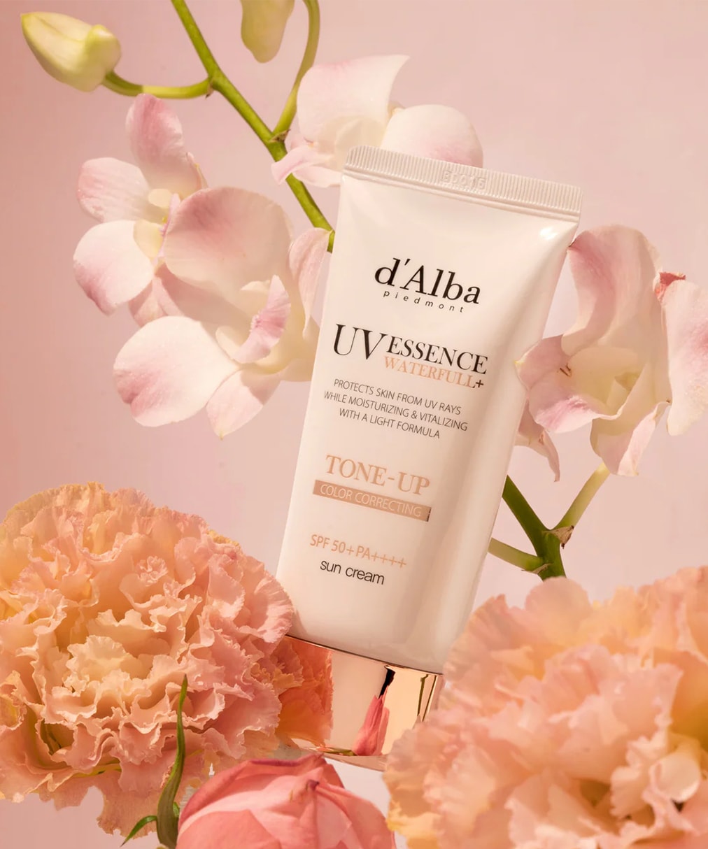 d'Alba Waterfull Essence Tone Up Sun Cream - SPF50+ PA++++ Aydınlatıcı ve Ton Eşitleyici Güneş Kremi 50ml