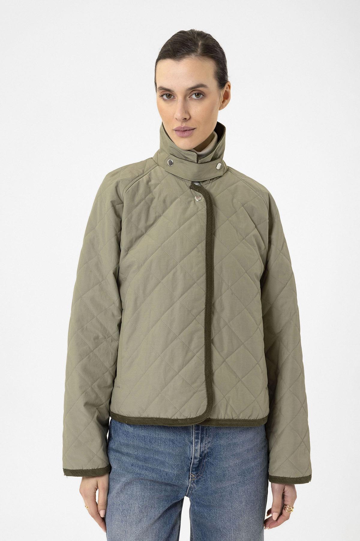 Antioch-Haki Kadın Polo Yaka Kapitone Mont-Mont-5-Milagron.com