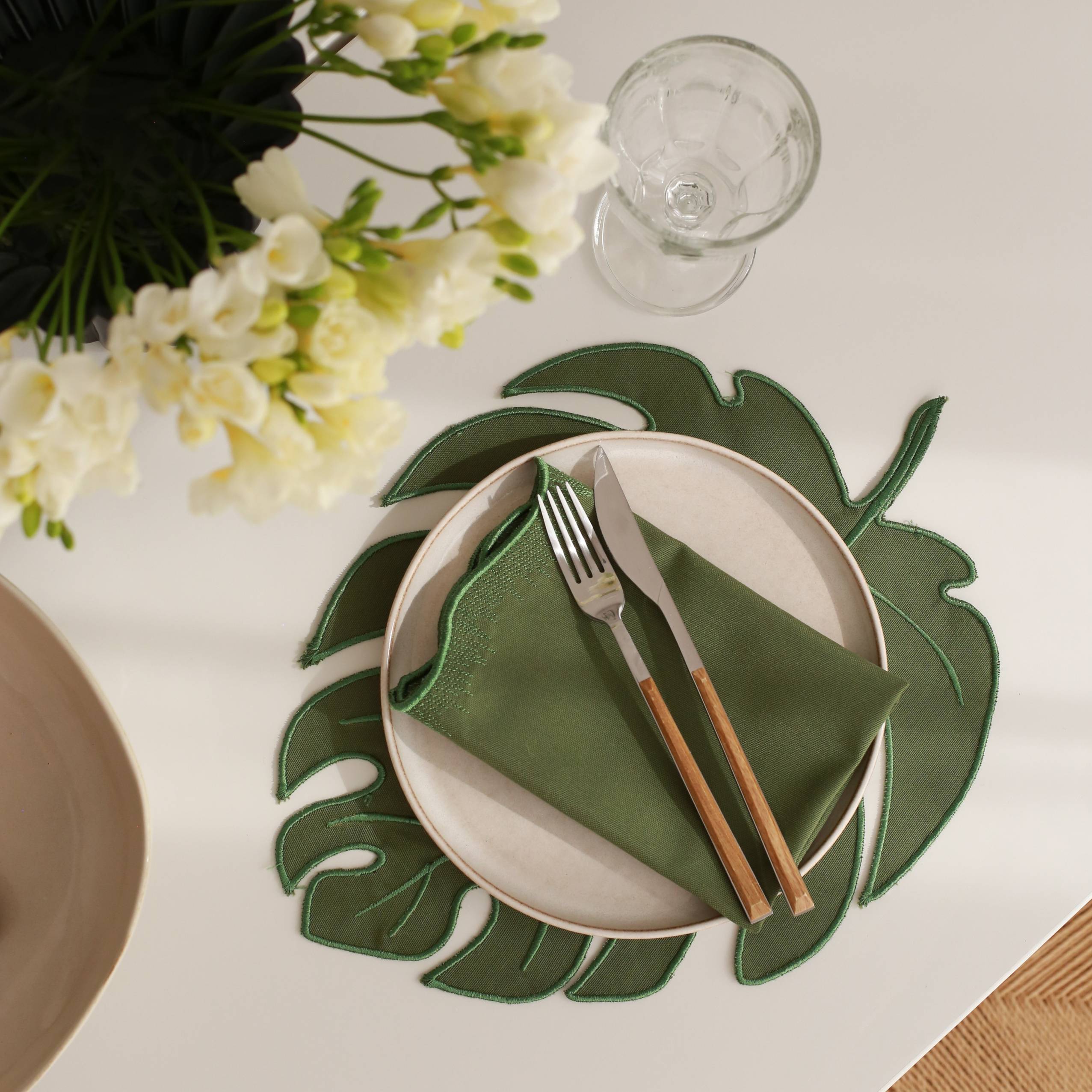 KM Home Collection-2'li Set Yeşil Yaprak Desenli Amerikan Servis-Sunum Aksesuarları-2-Milagron.com