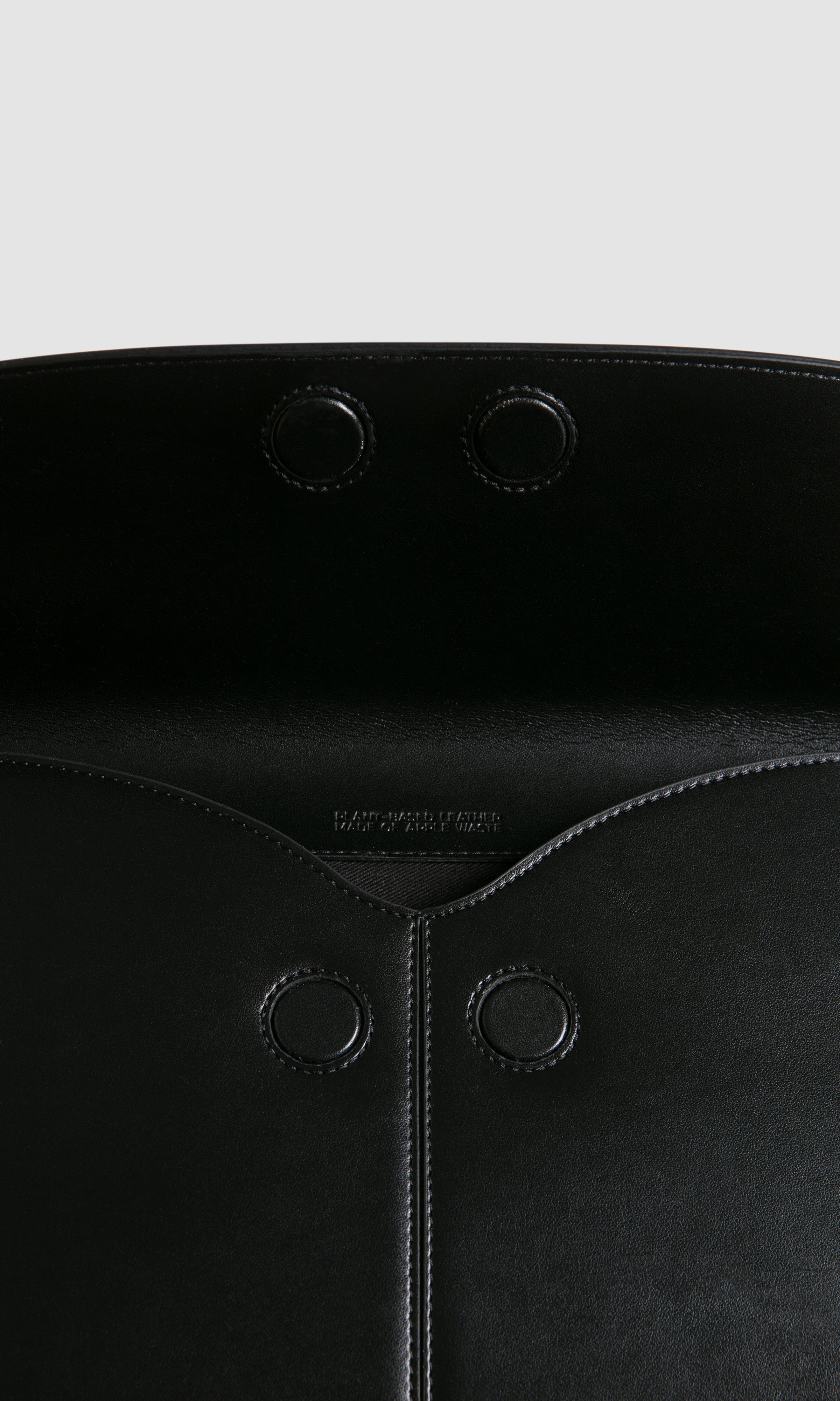 Loyauté - Black Laptop Bag