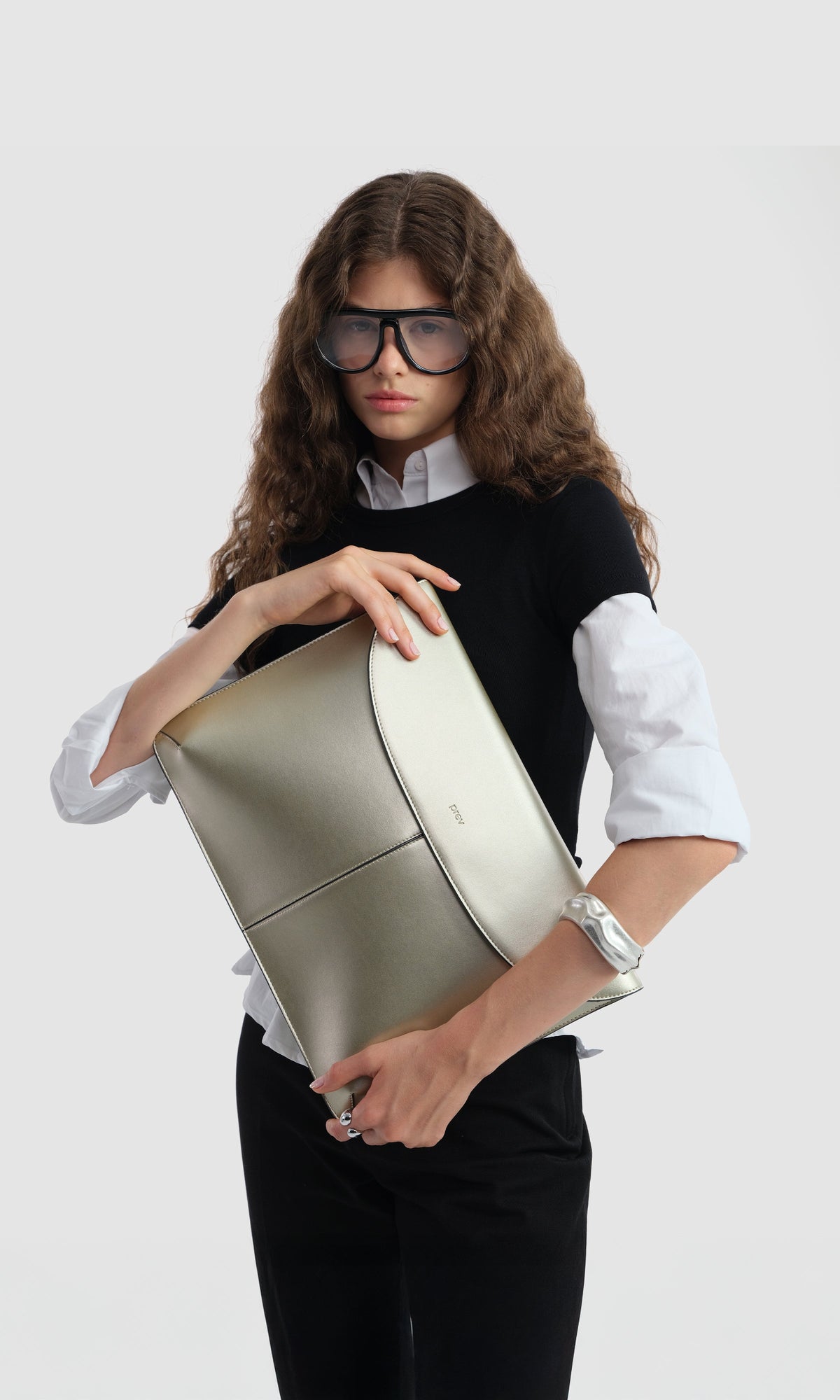 Loyauté - Champagne Laptop Bag