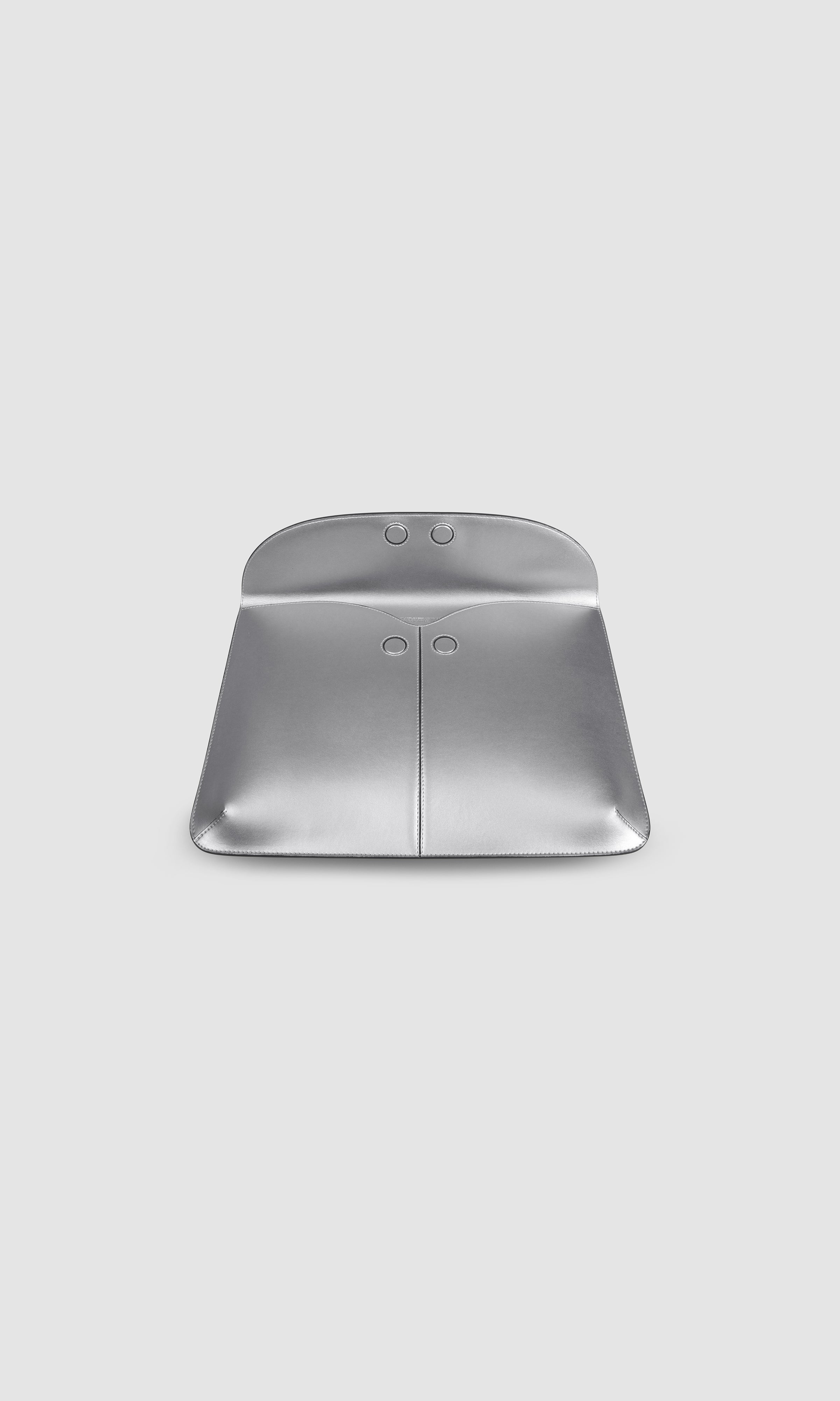 Loyauté - Metal Laptop Bag