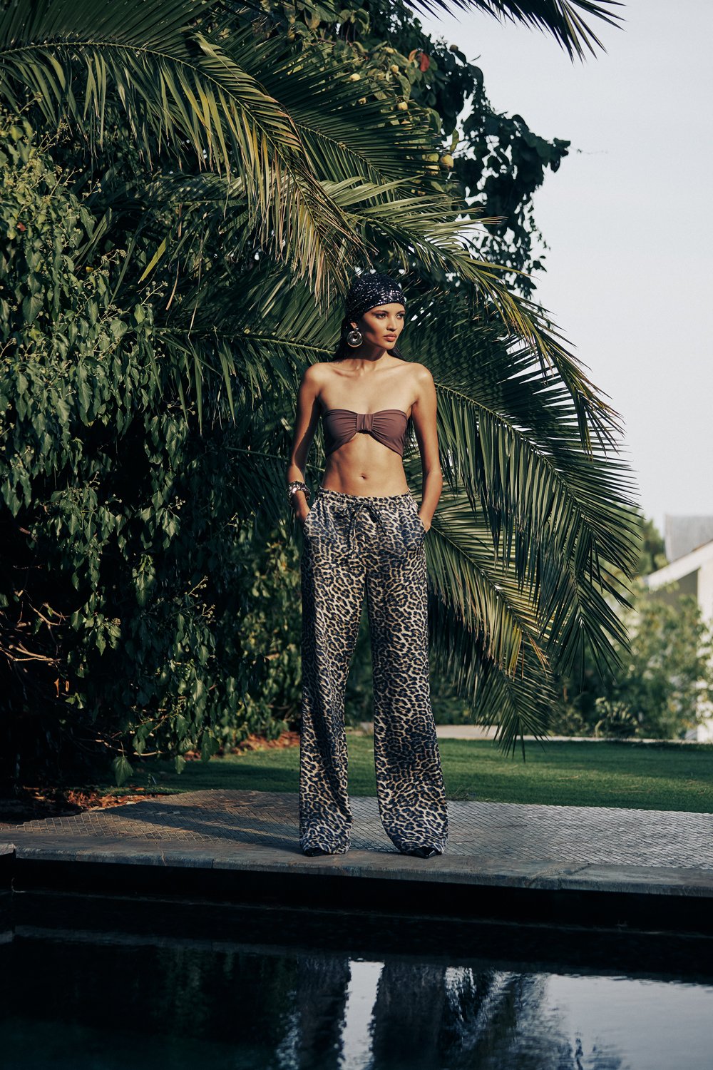 no'design-Yüksek Bel Ve Beli Lastikli Leopar Desenli̇ Bol Saten Pantolon-Pantolon-3-Milagron.com