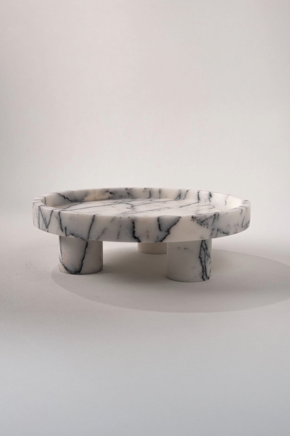 oinostudio-Harriet Ayaklı Sunum Tepsisi-Sunum Aksesuarları-1-Milagron.com