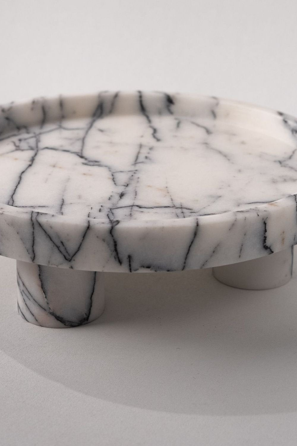 oinostudio-Harriet Ayaklı Sunum Tepsisi-Sunum Aksesuarları-3-Milagron.com