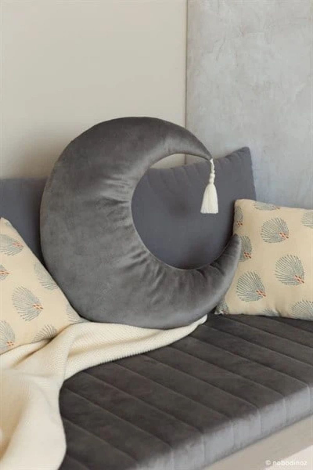 Pierrot Moon Kadife Yastık, Slate Grey - 2