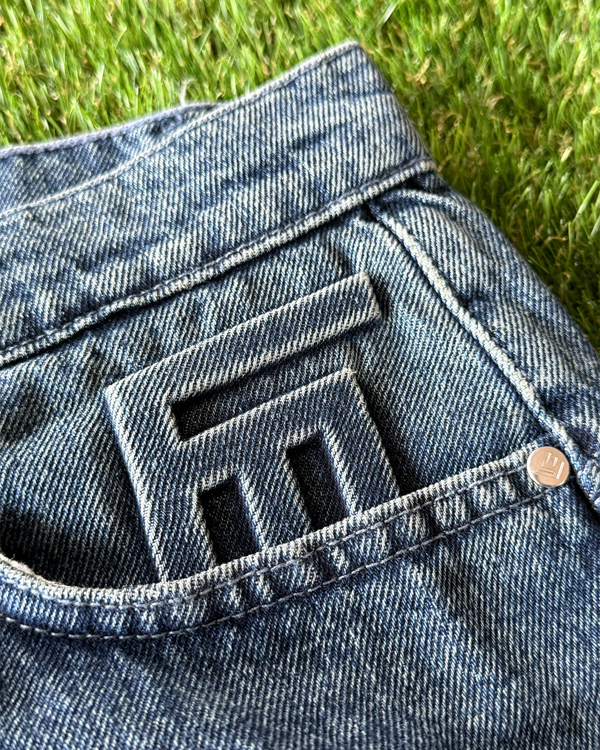 Unisex Relaxed Fit FM Icon Logo Kabartmalı Premium Denim Şort - Lacivert - 4