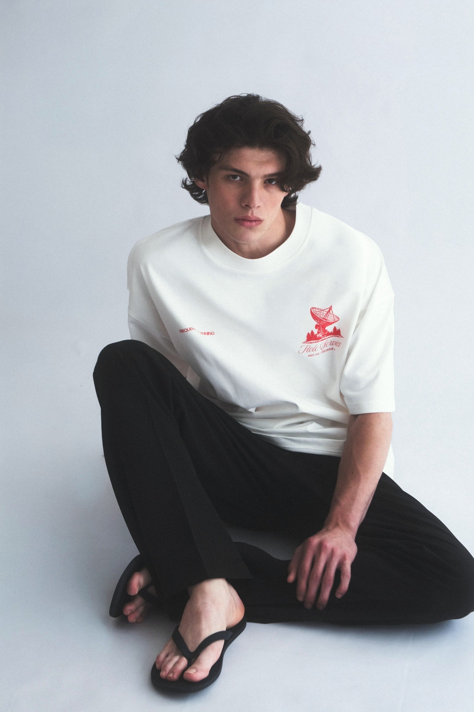 Hole Service Satellite Baskılı Oversize T-Shirt - 3