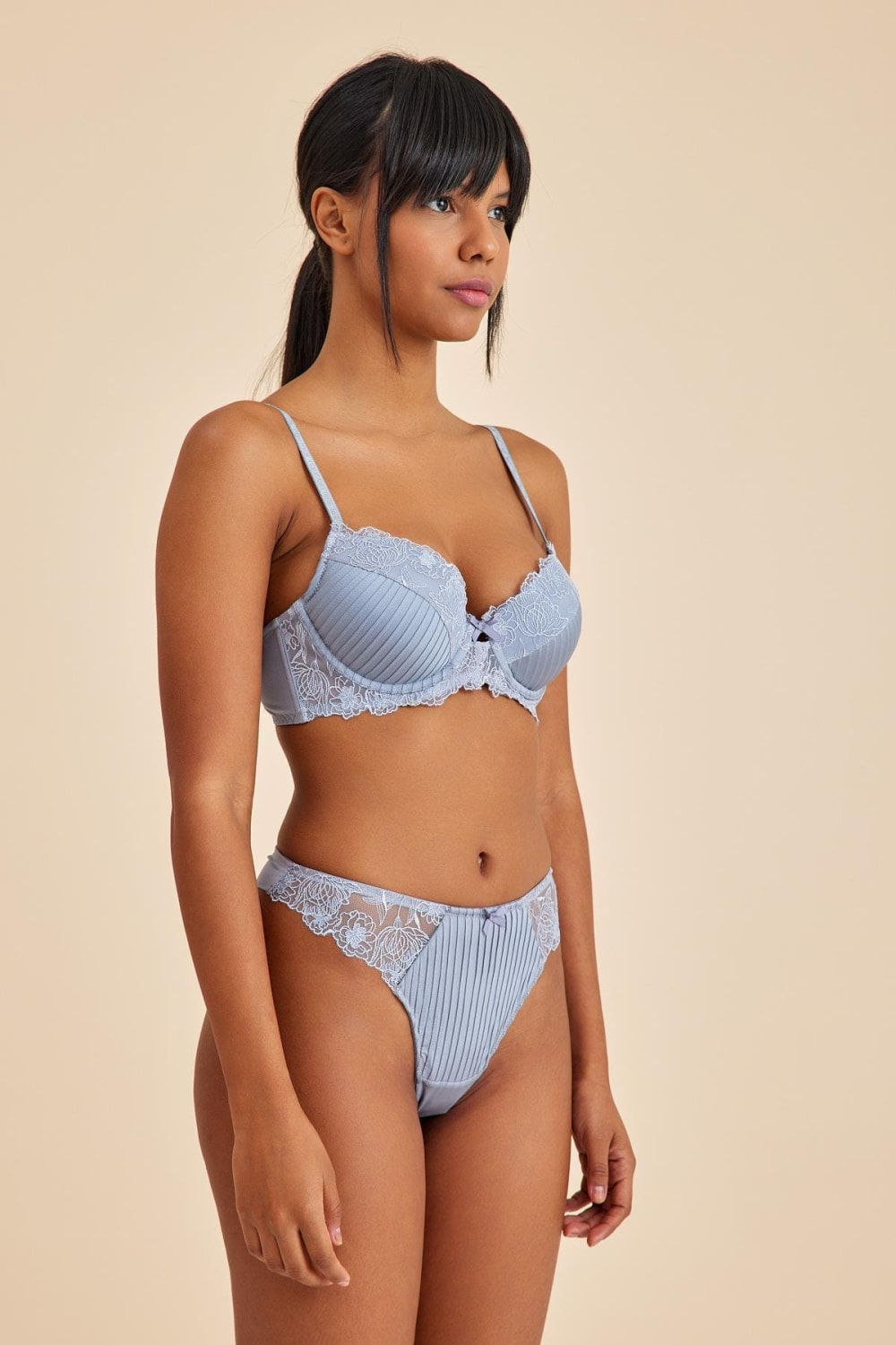 Amarelle-Paris Gri Mavi Balenli Dantelli Dolgulu Push-up Sütyen-Sütyen-4-Milagron.com