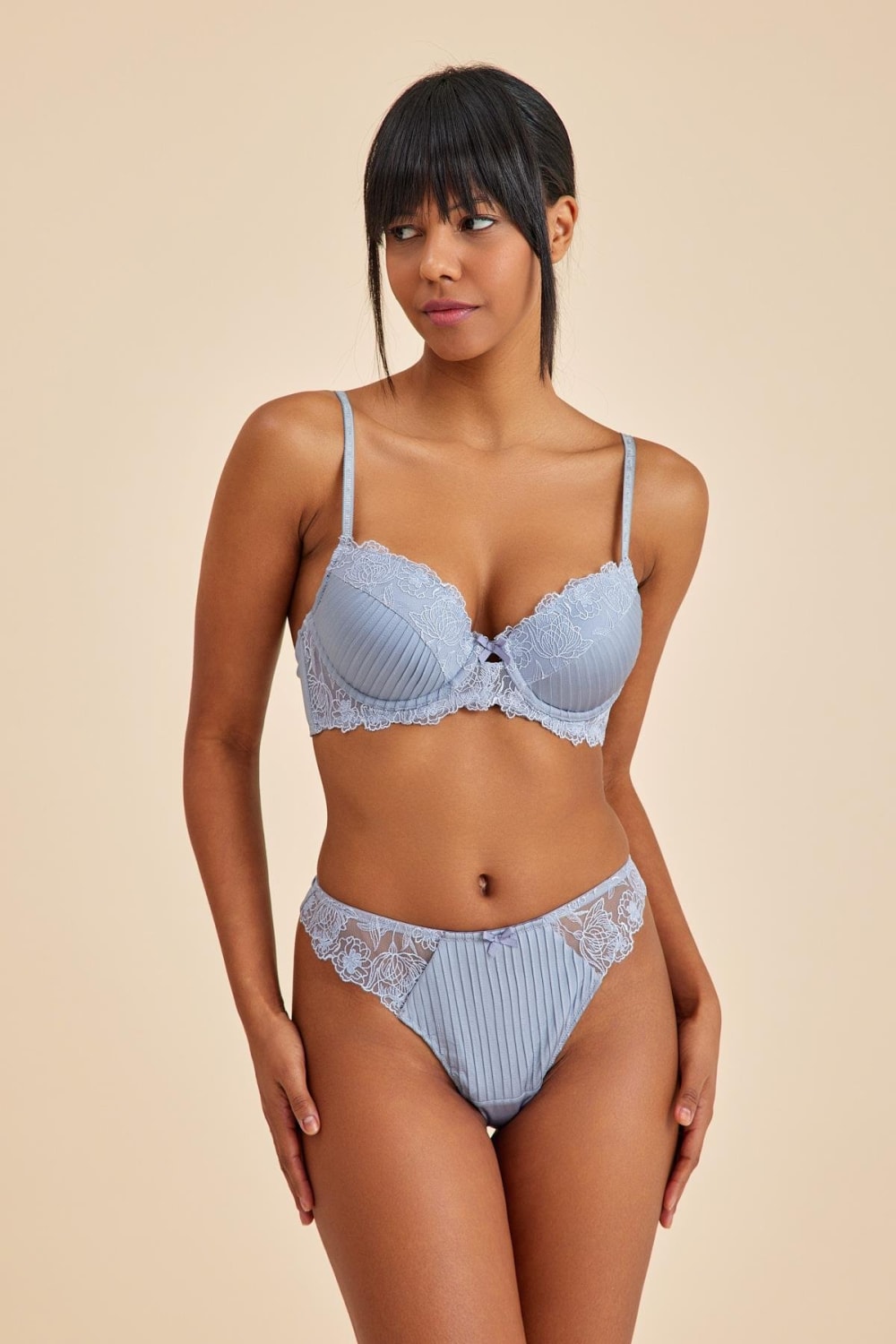 Amarelle-Paris Gri Mavi Balenli Dantelli Dolgulu Push-up Sütyen-Sütyen-1-Milagron.com