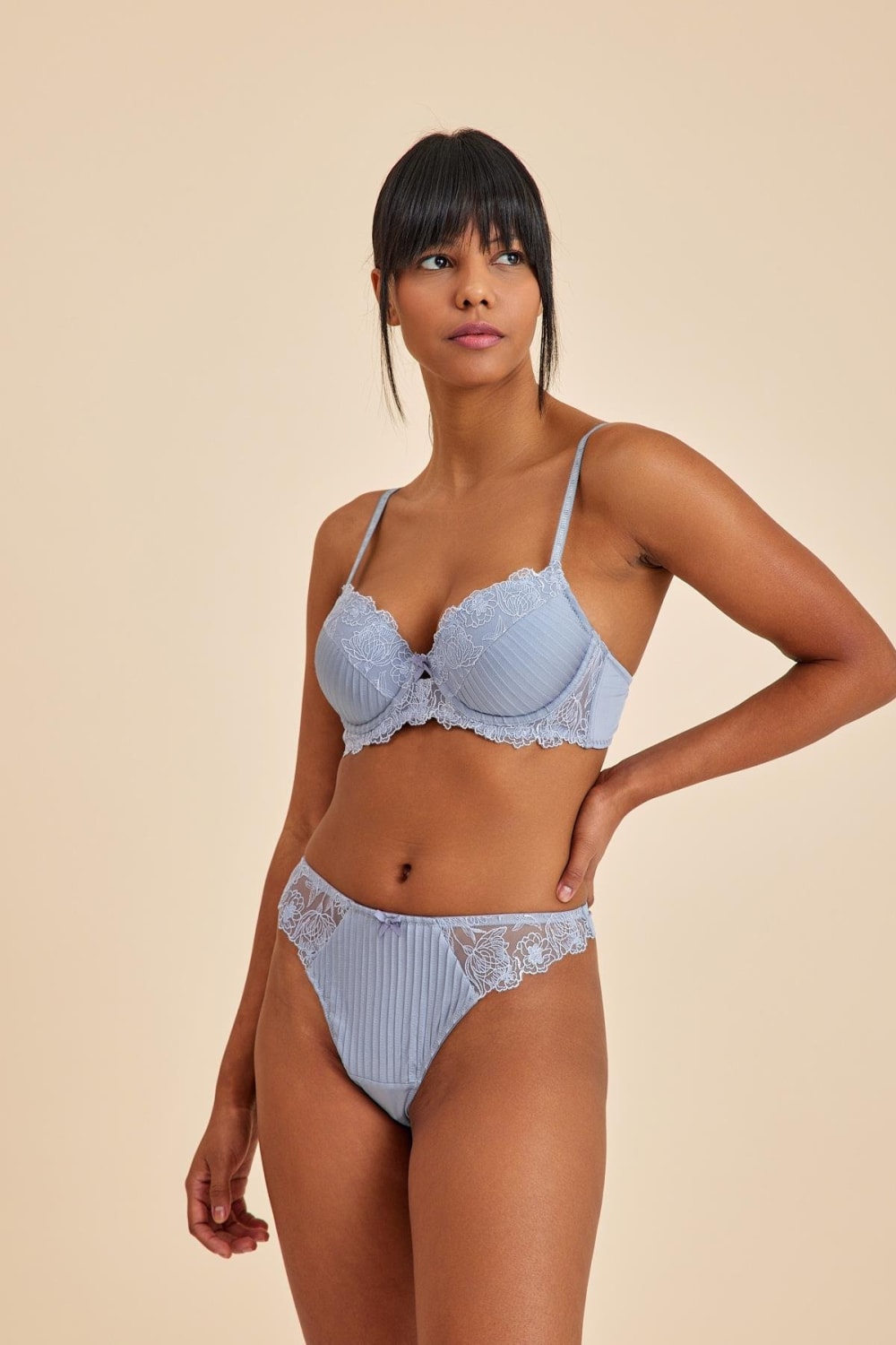 Amarelle-Paris Gri Mavi Balenli Dantelli Dolgulu Push-up Sütyen-Sütyen-3-Milagron.com