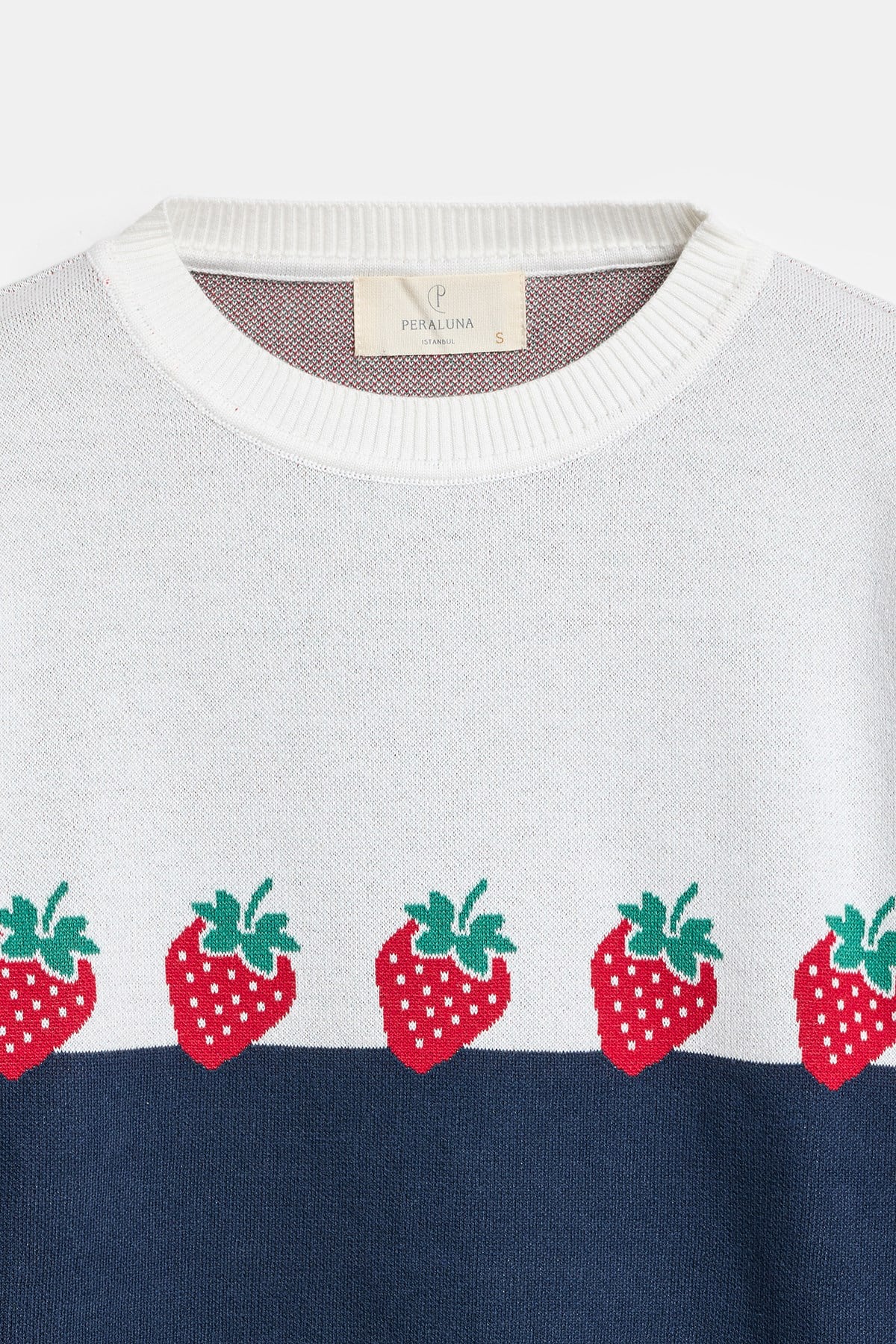 Peraluna Strawberry Kazak, O Yaka Kadın Triko Mevsimlik Kazak - Lacivert