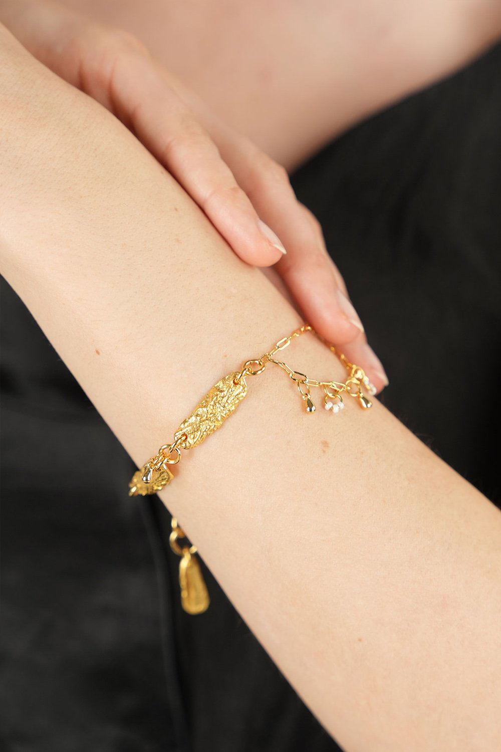 Brambuta-Enuma Bileklik Gold Beyaz-Bileklik-2-Milagron.com